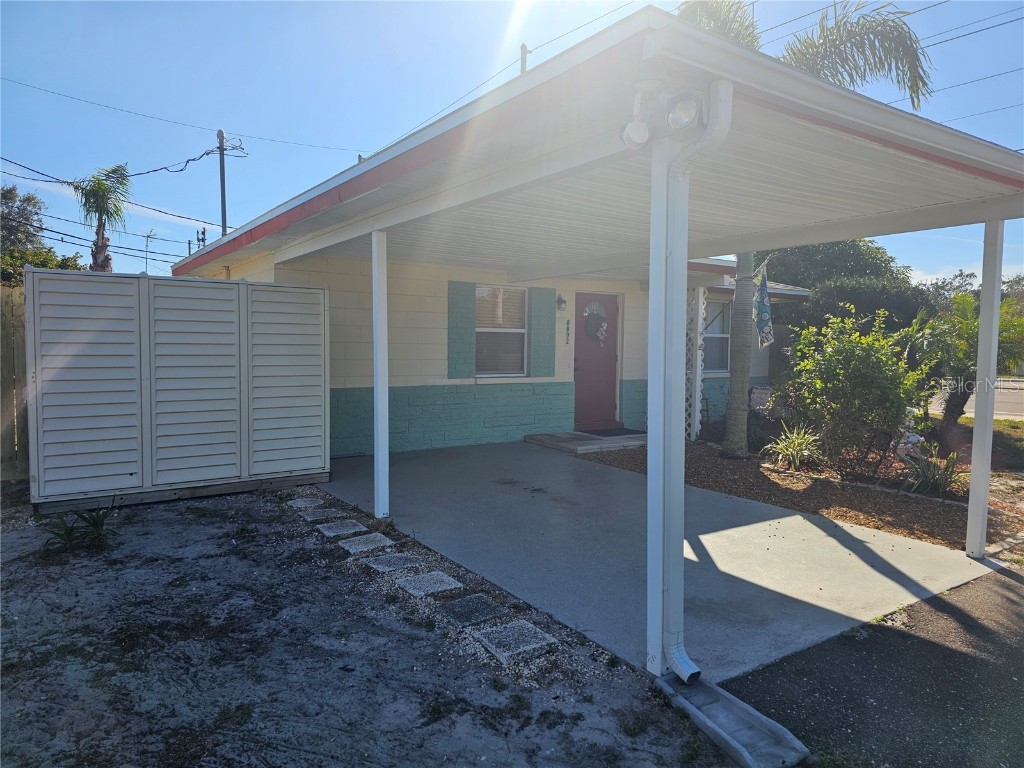 8892 79th Place Seminole FL 33777 U8227341 image1