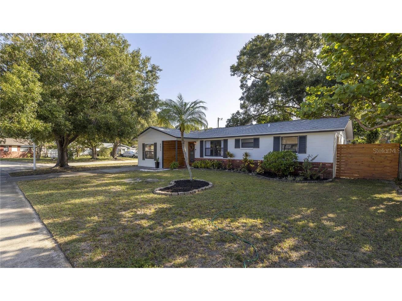 8895 56th Street N Pinellas Park FL 33782 U8216443 image1