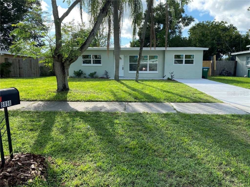 8896 92nd Street N Seminole FL 33777 A4513466 image1