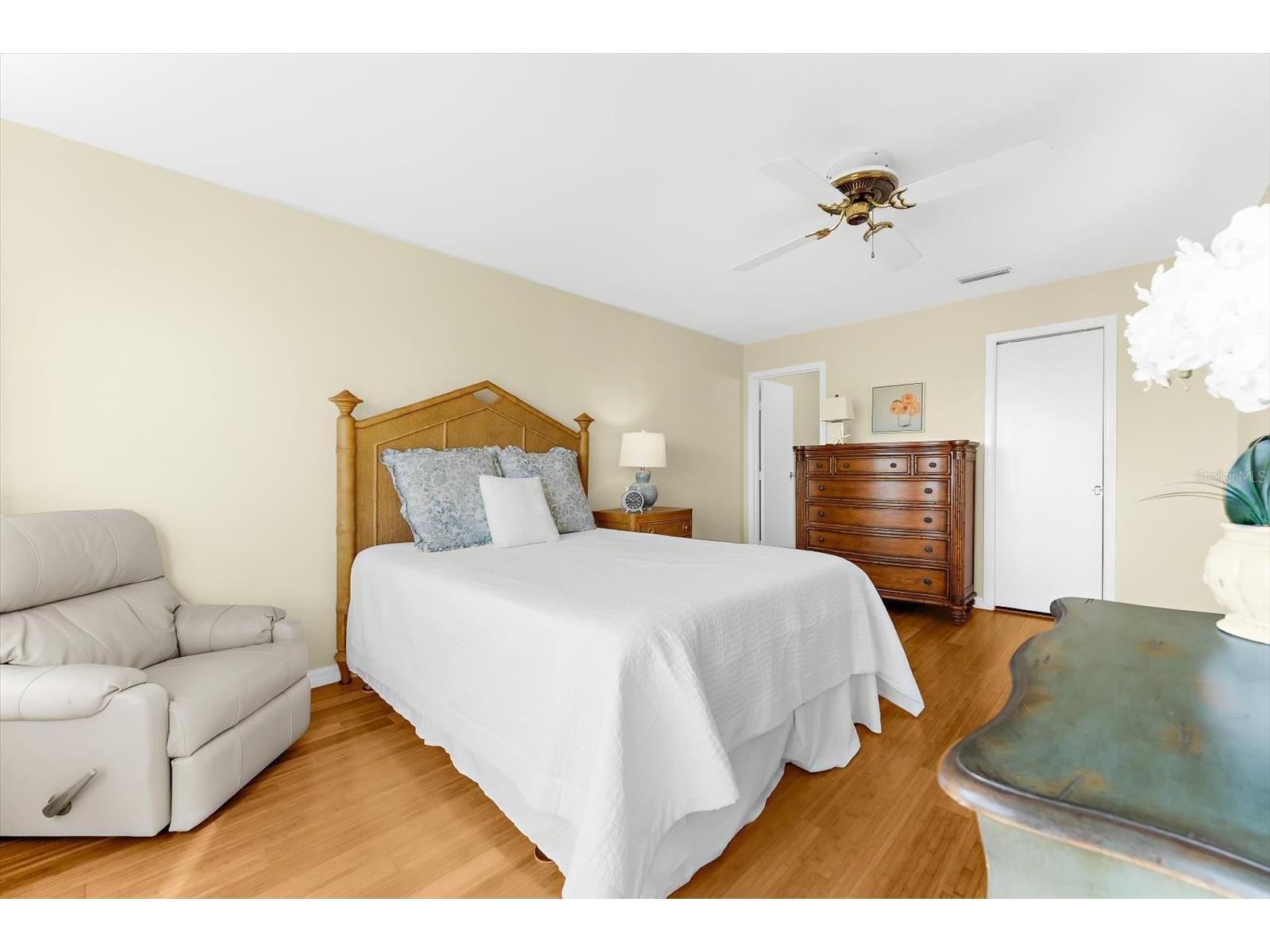 8897 Midnight Pass Road #105 Sarasota FL 34242 A4681513 image17