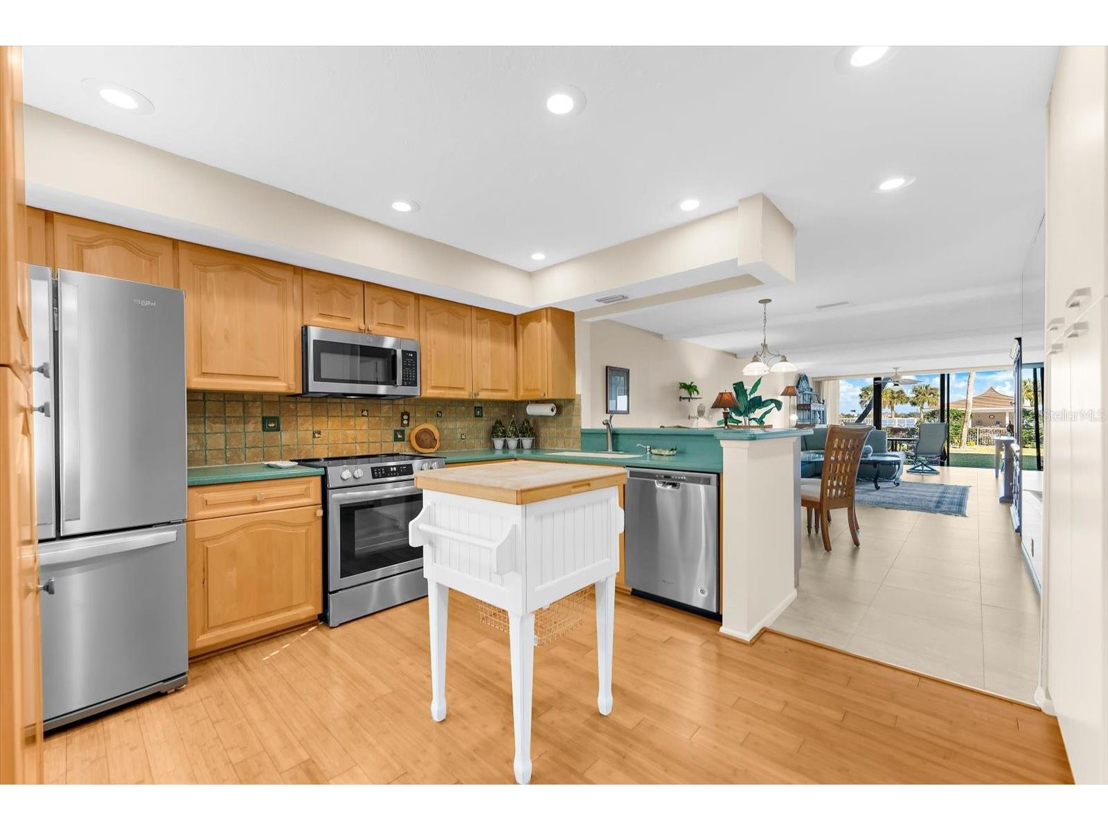 8897 Midnight Pass Road #105 Sarasota FL 34242 A4681513 image2