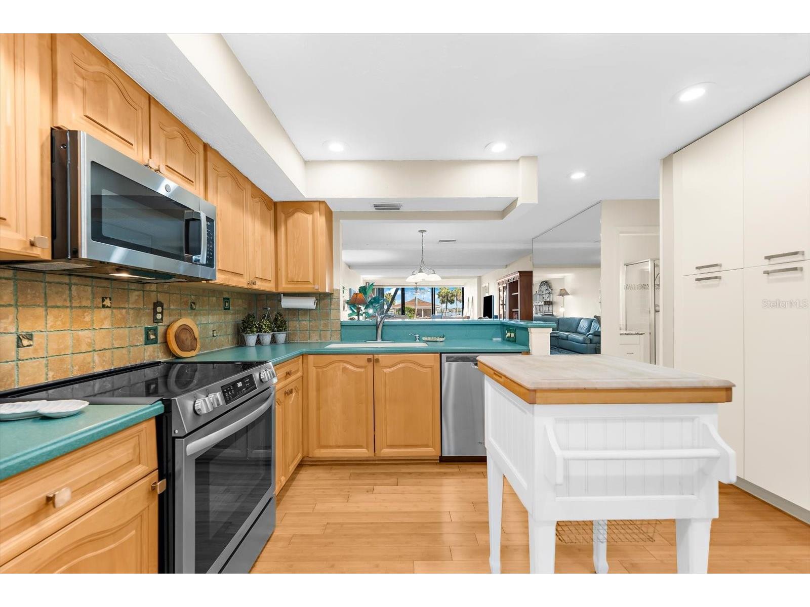 8897 Midnight Pass Road #105 Sarasota FL 34242 A4681513 image4