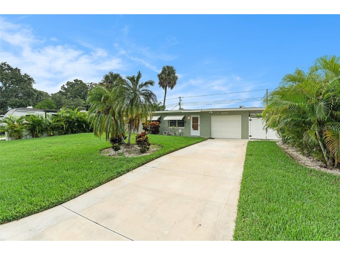 8897 Osprey Lane Seminole FL 33777 TB8425585 image1