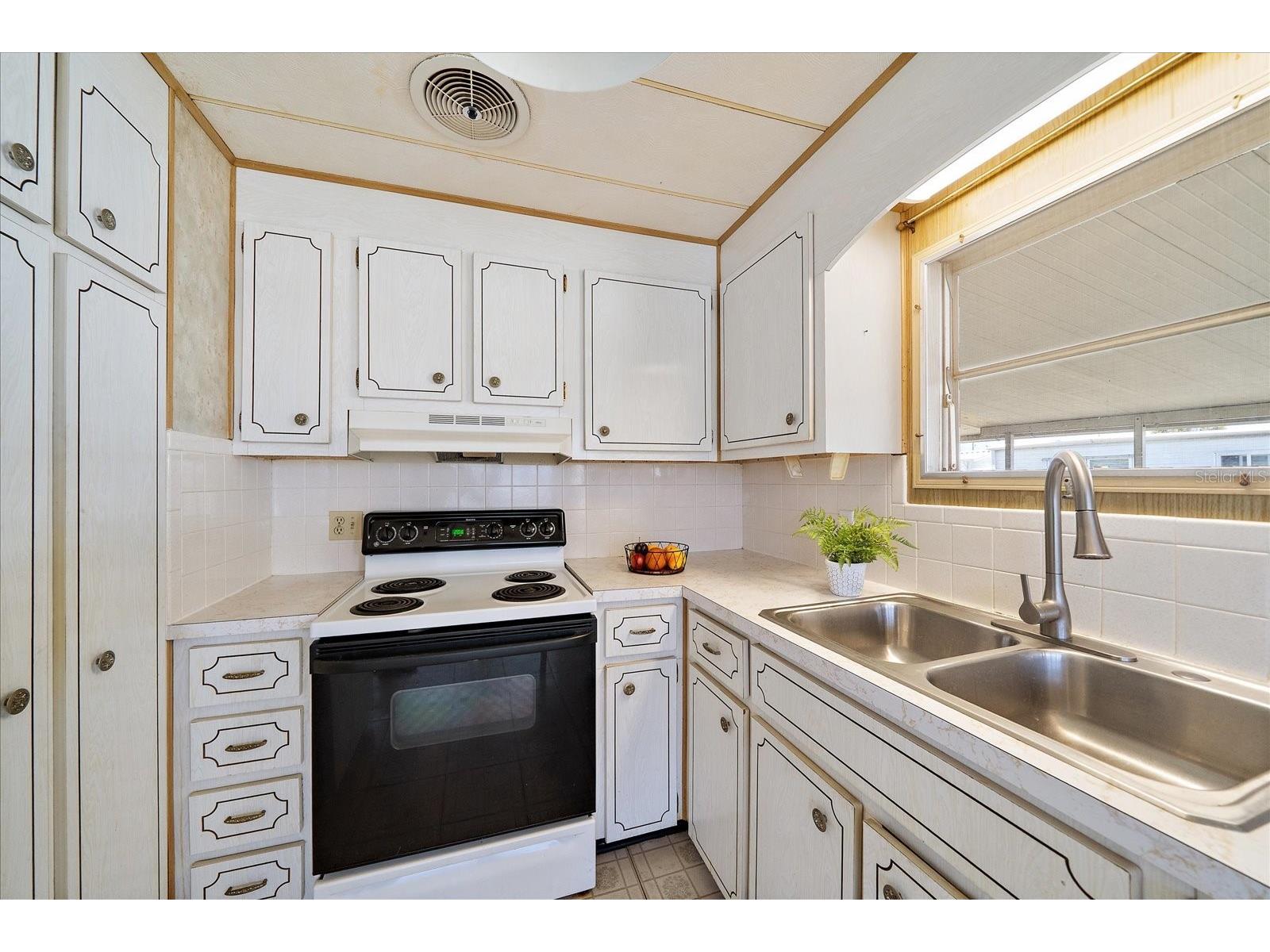 89 Del Rio Drive Palmetto FL 34221 A4690086 image3