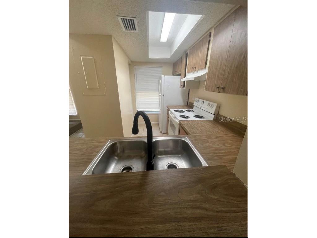 890 Mecca Drive #4 Sarasota FL 34234 A4674209 image4