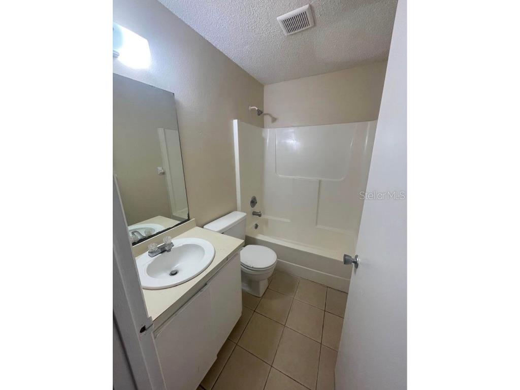 890 Mecca Drive #4 Sarasota FL 34234 A4674209 image6