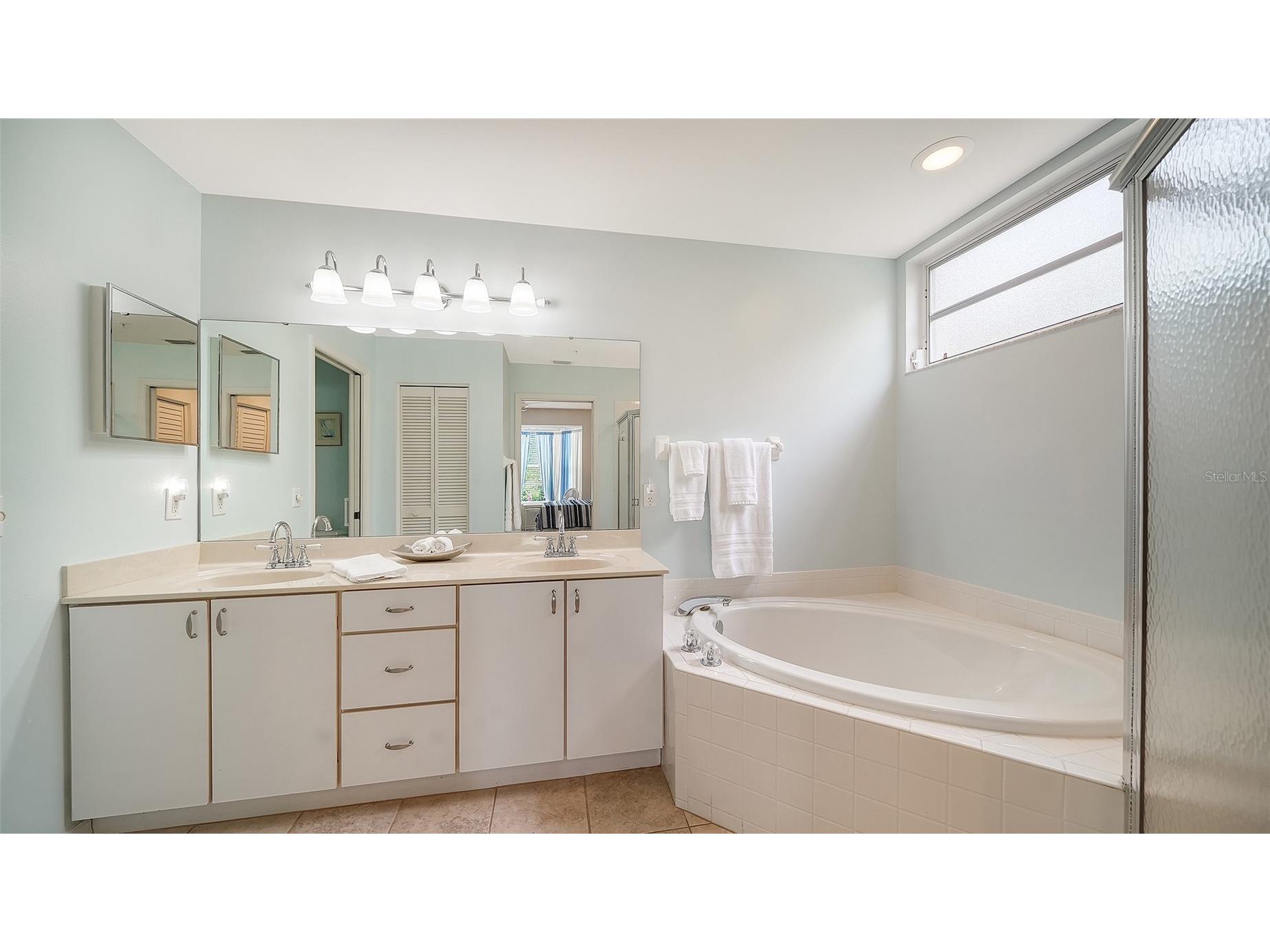 8901 Veranda Way #111 Sarasota FL 34238 A4691605 image17