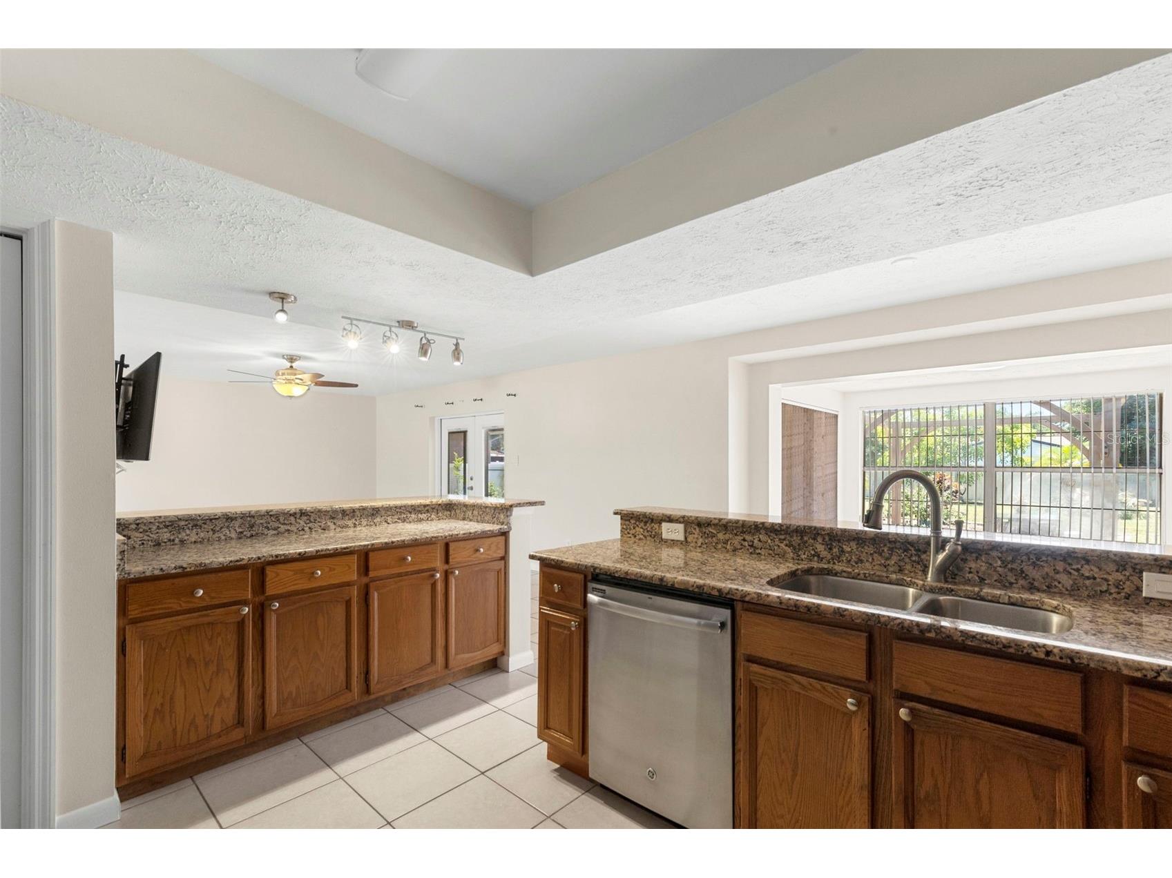 8904 W Flora Street Tampa FL 33615 TB8532318 image20