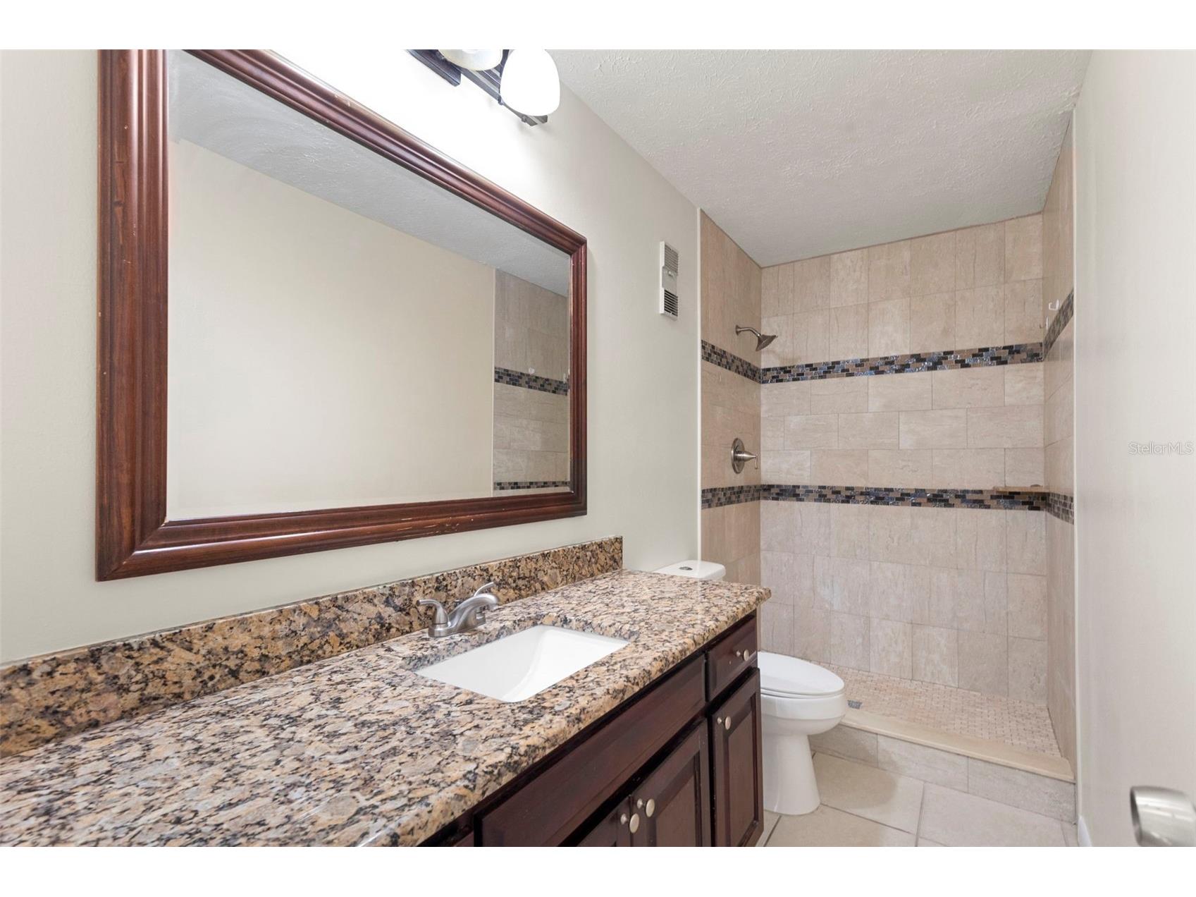 8904 W Flora Street Tampa FL 33615 TB8532318 image23