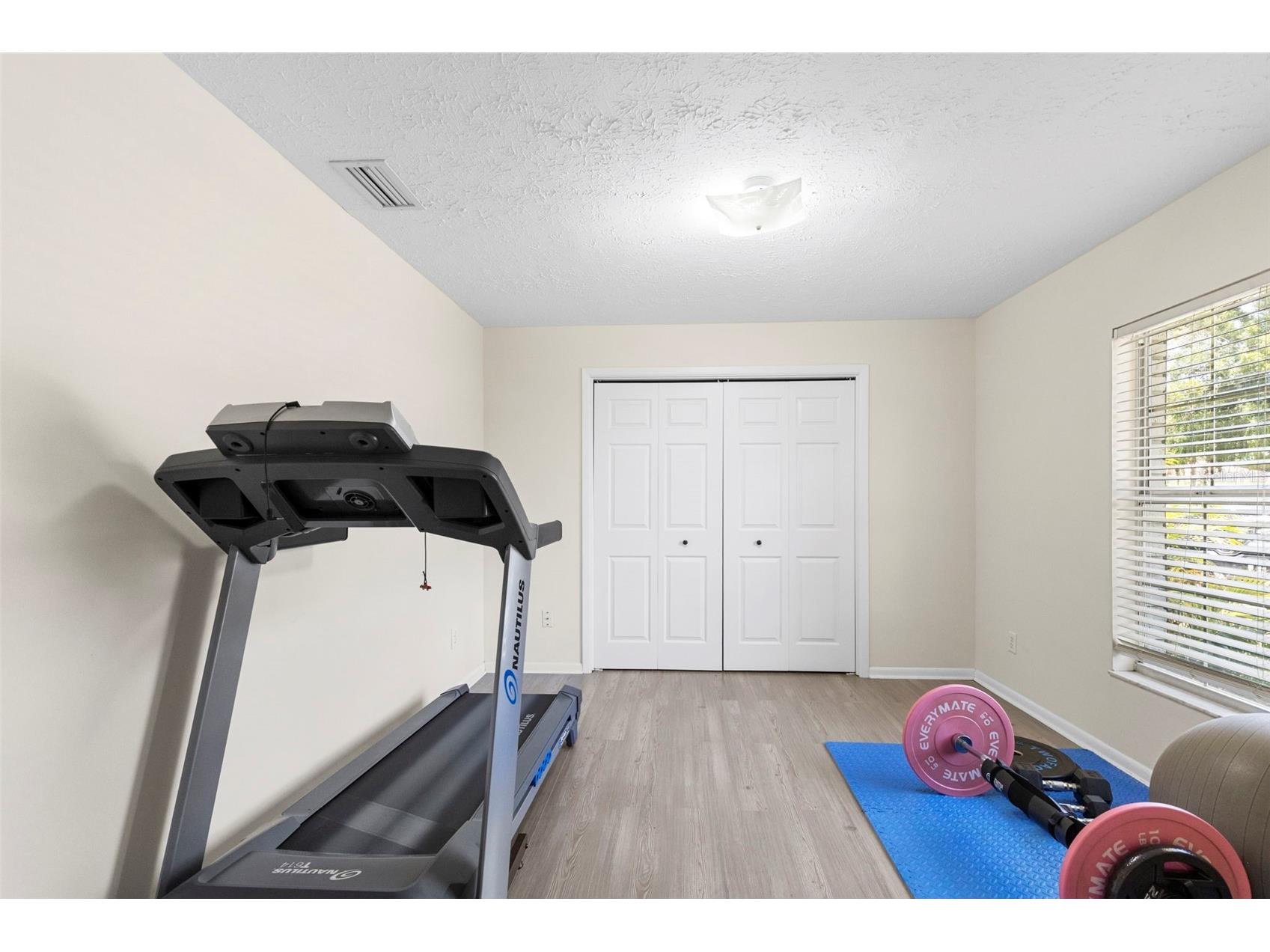 8904 W Flora Street Tampa FL 33615 TB8532318 image5