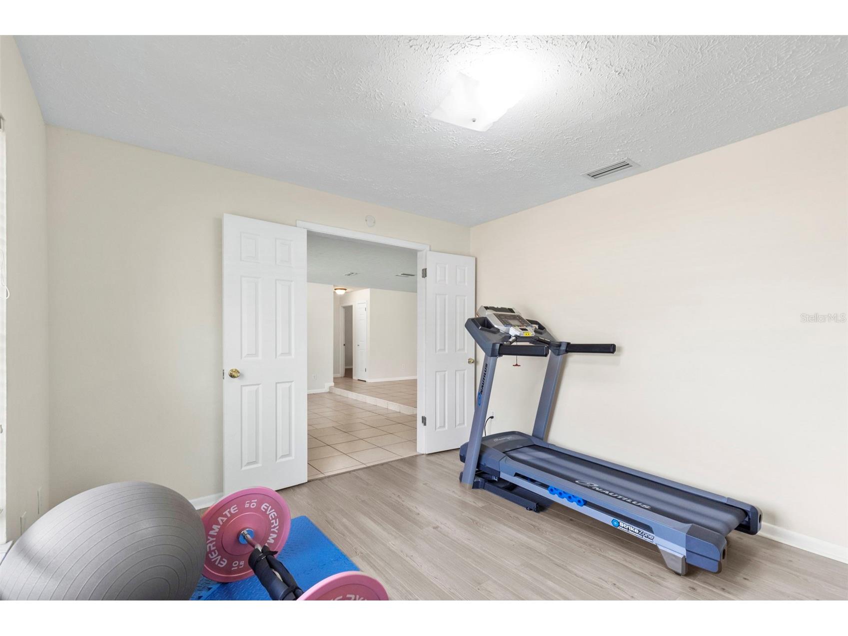 8904 W Flora Street Tampa FL 33615 TB8532318 image6