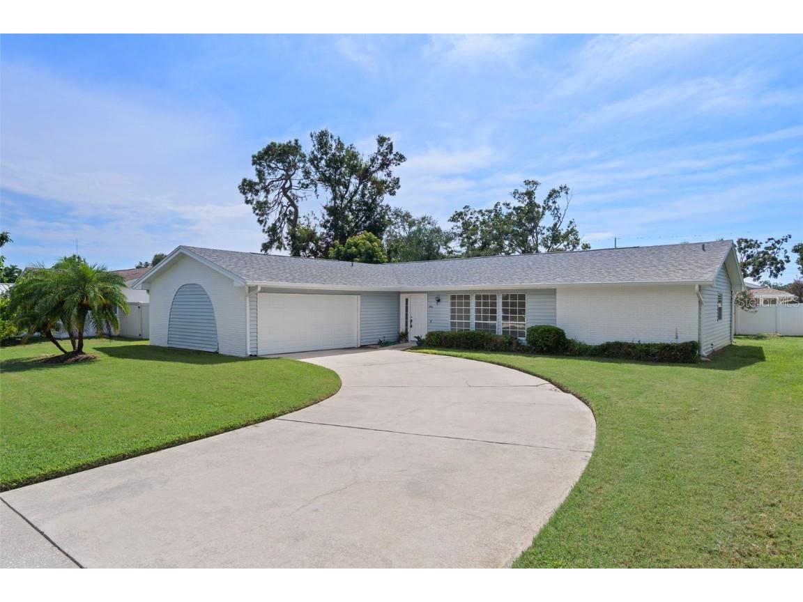 8906 124th Street N Seminole FL 33772 W7878546 image1