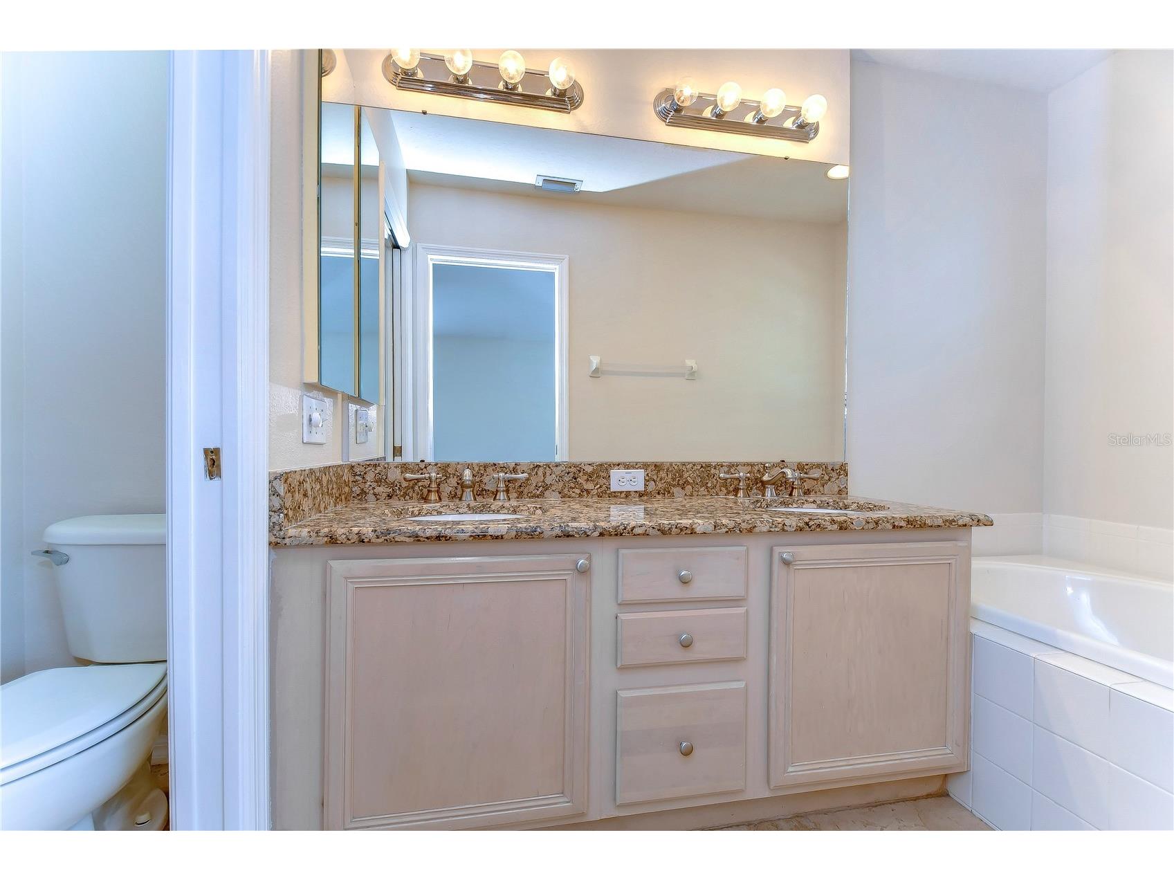 8907 Ashford Gables Tampa FL 33626 TB8358542 image30