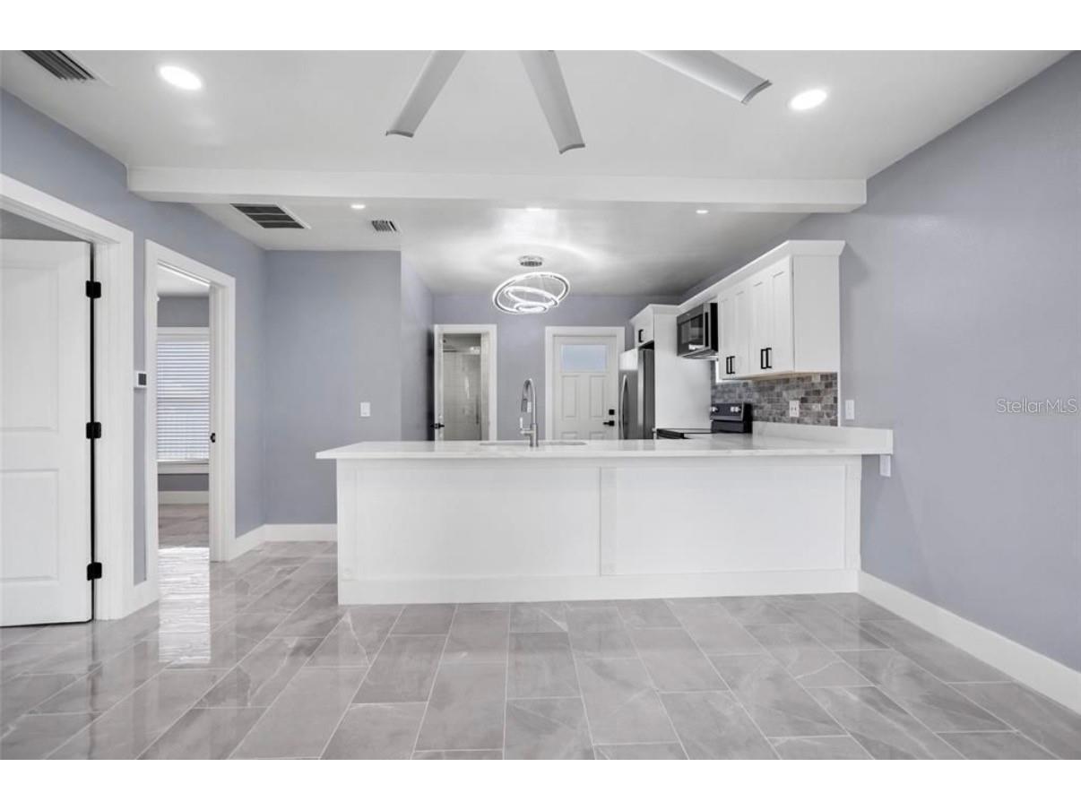 8907 N Boulevard Tampa FL 33604 TB8488173 image2