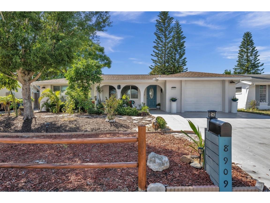 8909 Saint Regis Lane Port Richey FL 34668 U8214603 image1