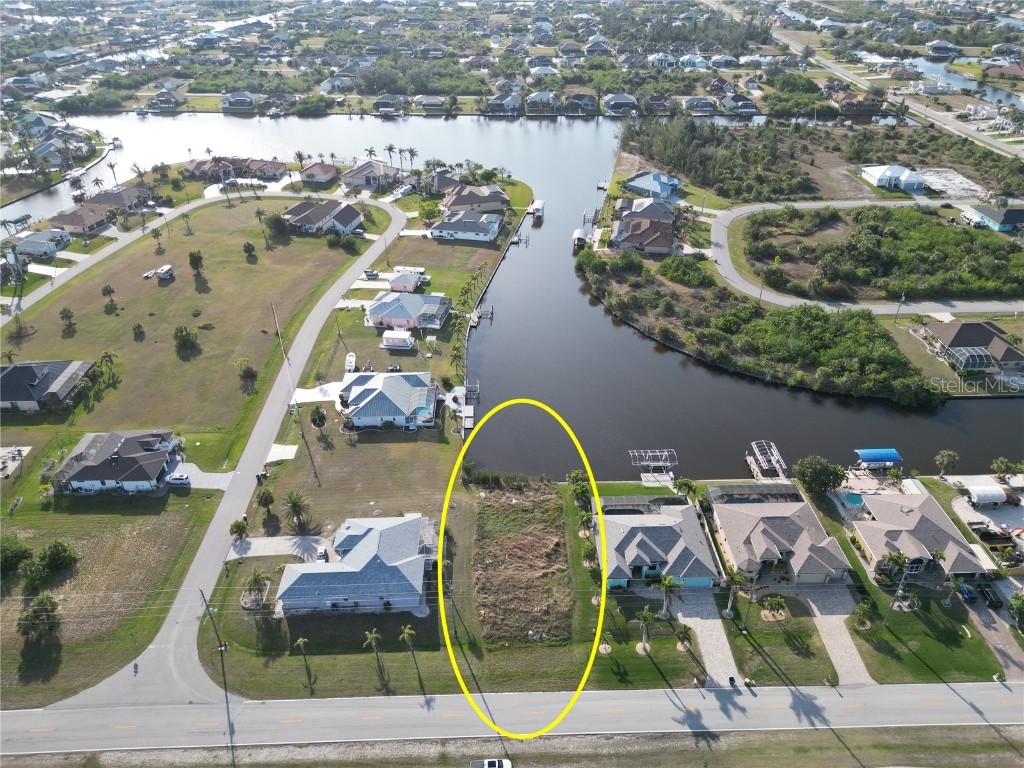 8909 St Paul Drive Port Charlotte FL 33981 - CLYDE WATERWAY D6140652 image2