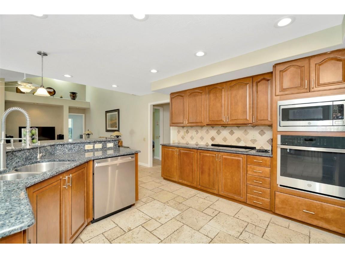 8910 Magnolia Chase Circle Tampa FL 33647 TB8409600 image41