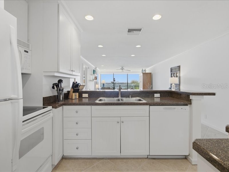 8911 Midnight Pass Road #208 Sarasota FL 34242 - LITTLE SARASOTA BAY A4677015 image5