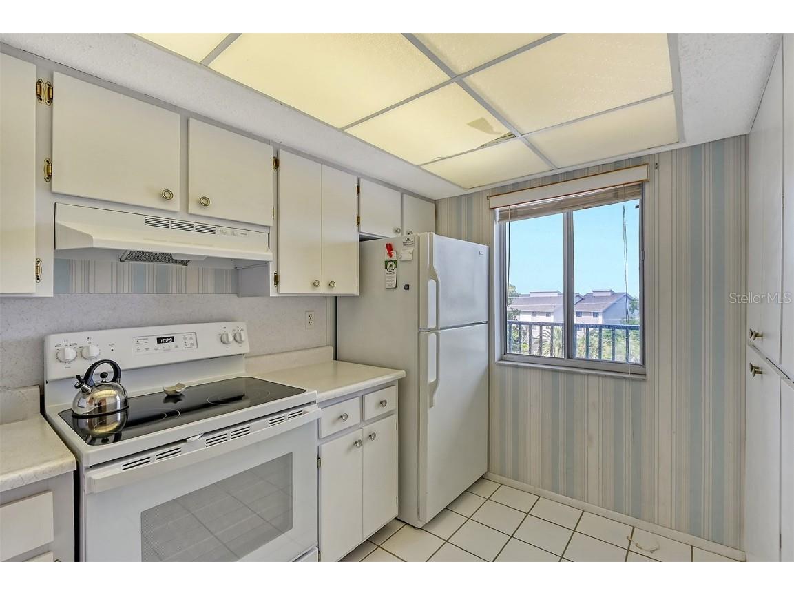 8911 Midnight Pass Road #410 Sarasota FL 34242 - LITTLE SARASOTA BAY A4674935 image21