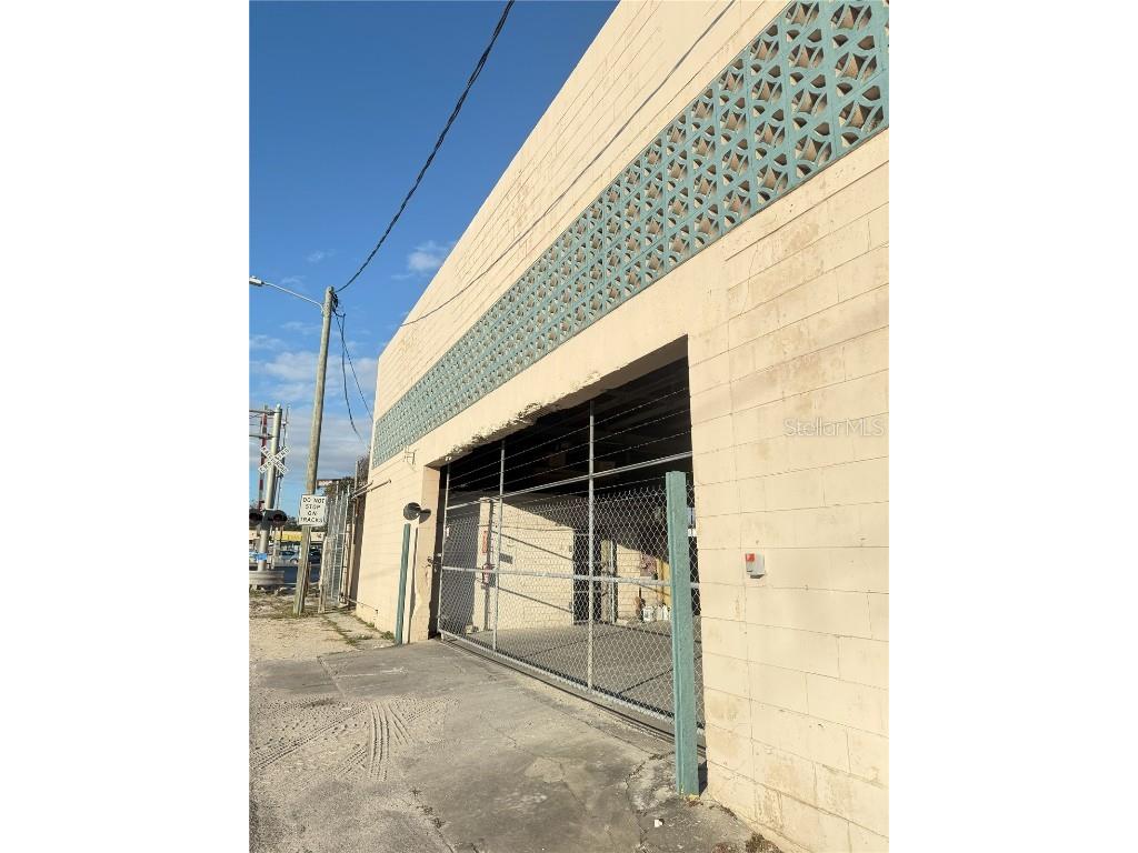 8911 N 12th Street Tampa FL 33604 TB8340388 image2