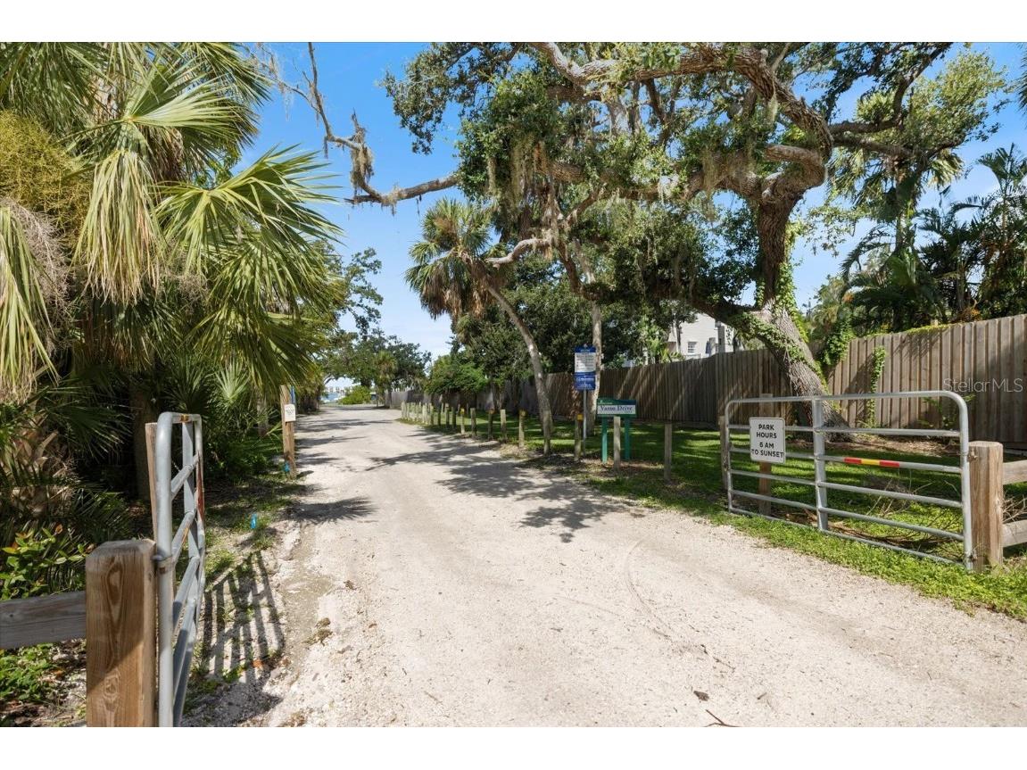 8915 Vamo Road Sarasota FL 34231 - LITTLE SARASOTA BAY A4662681 image57