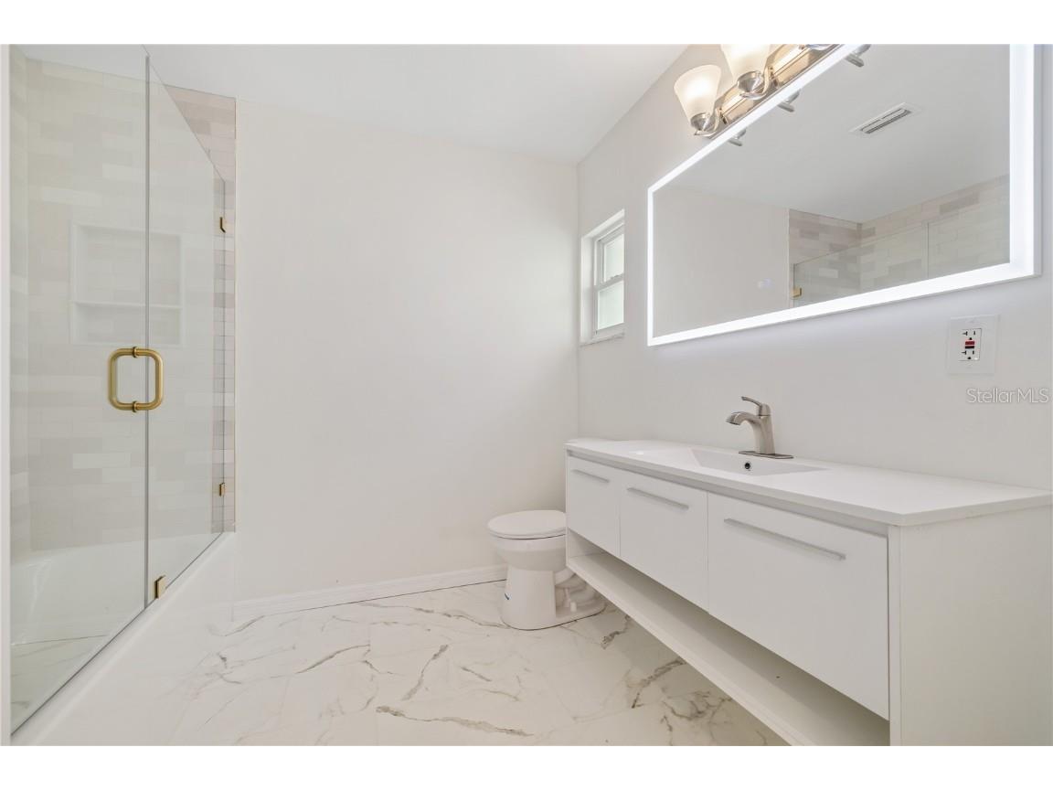 8916 Memorial Highway Tampa FL 33615 TB8427385 image13