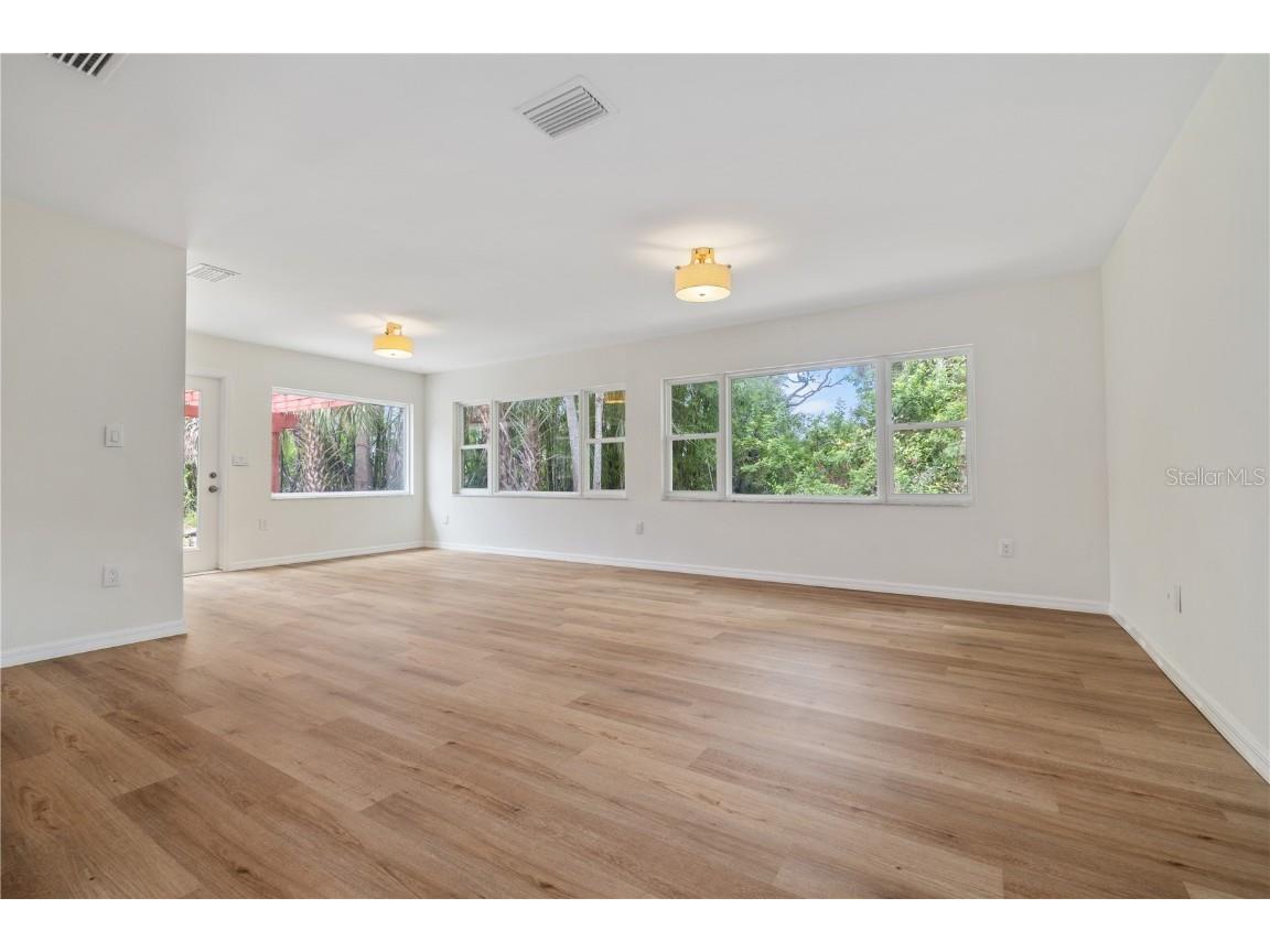 8916 Memorial Highway Tampa FL 33615 TB8427385 image4