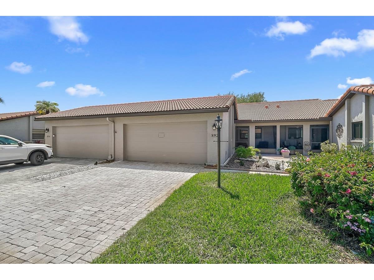 892 Country Club Circle #50 Venice FL 34293 A4687901 image1