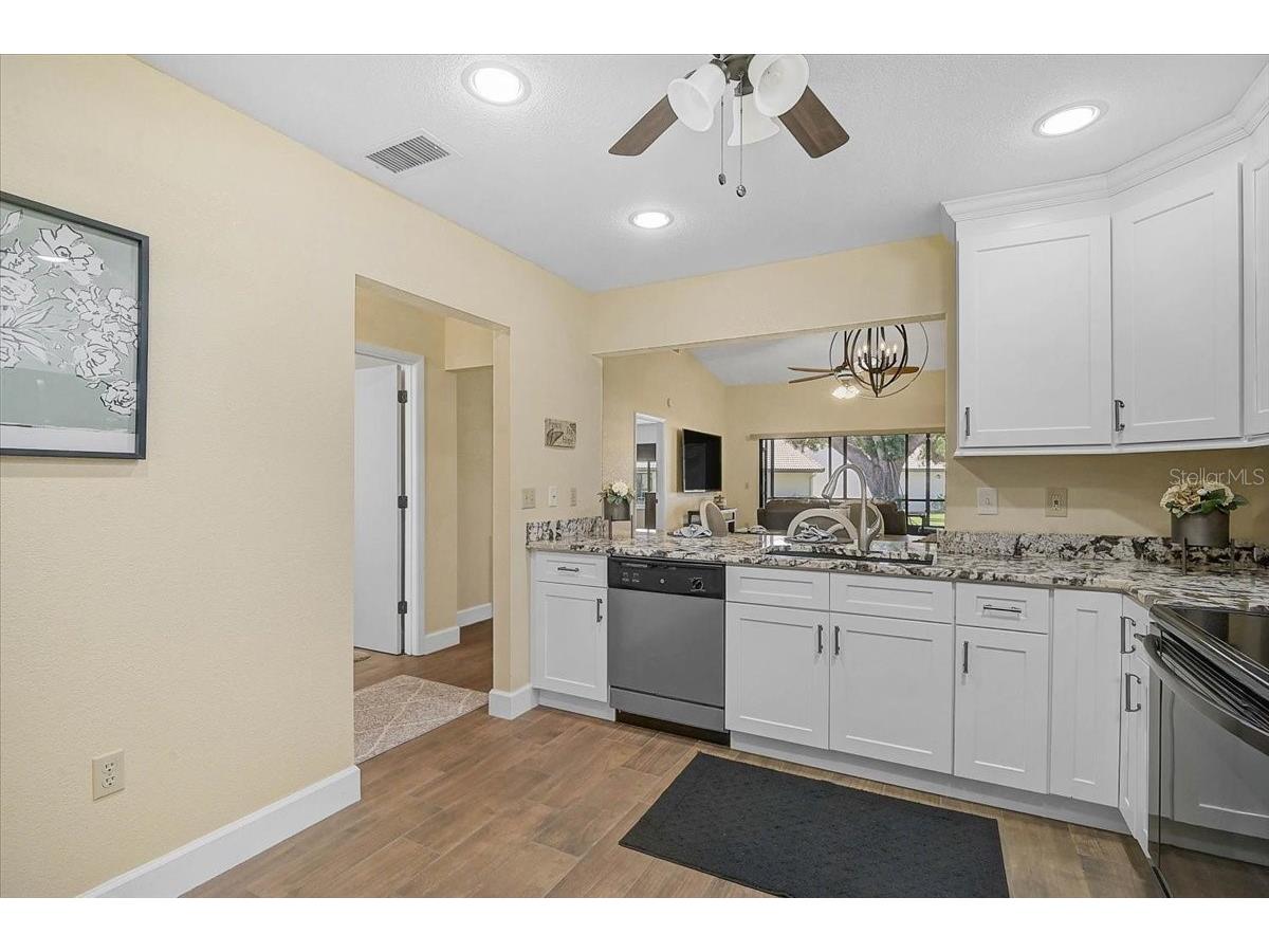 892 Country Club Circle #50 Venice FL 34293 A4687901 image13