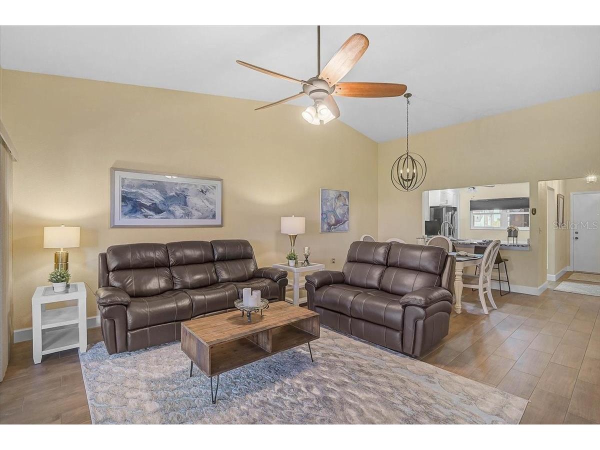 892 Country Club Circle #50 Venice FL 34293 A4687901 image14