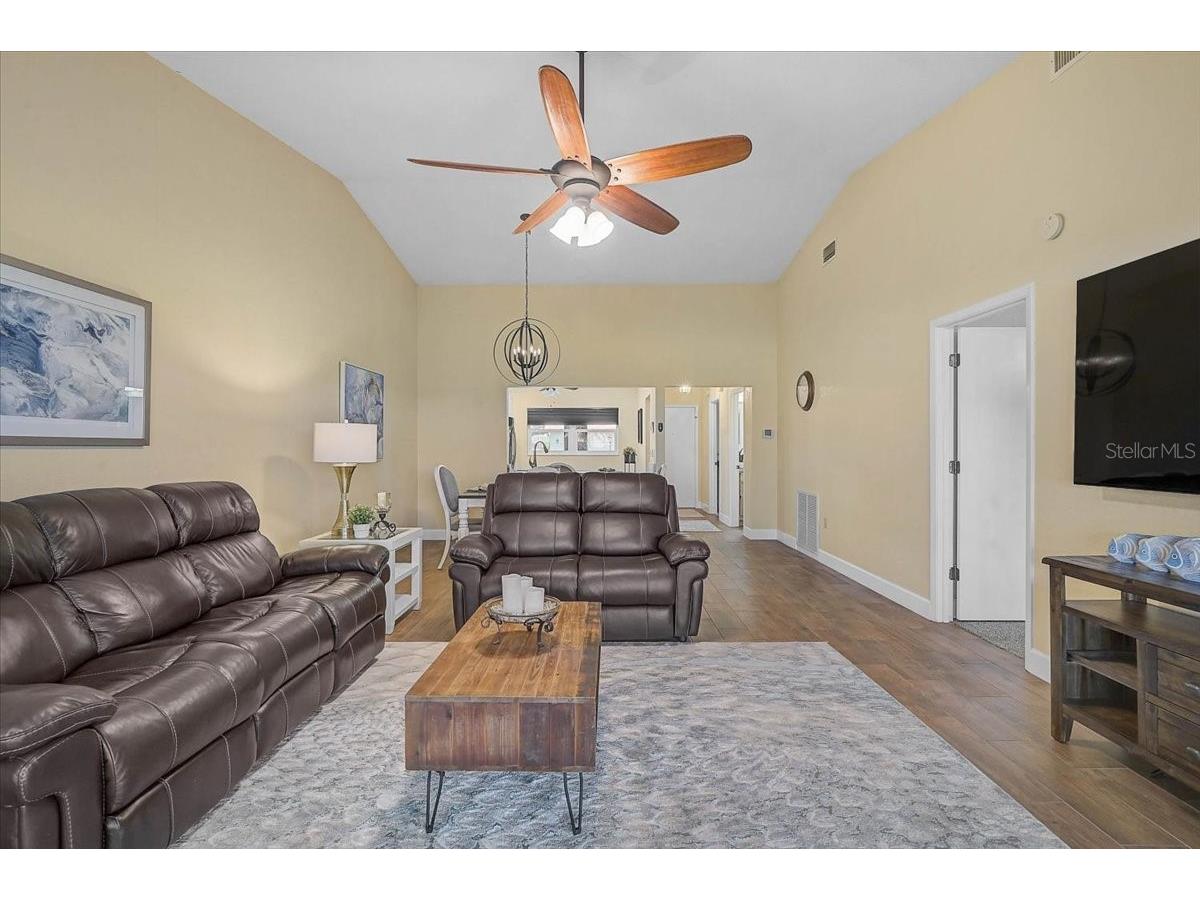 892 Country Club Circle #50 Venice FL 34293 A4687901 image15