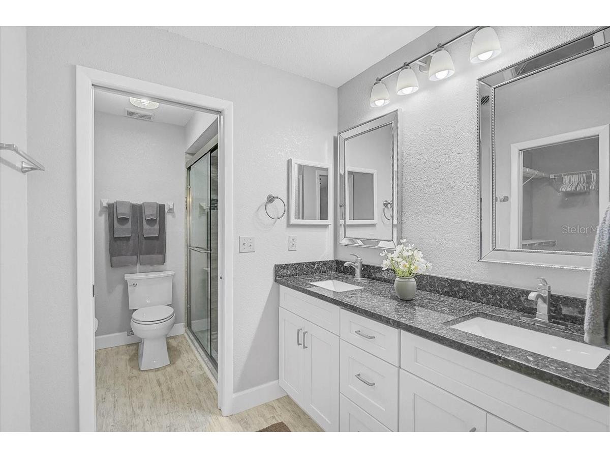 892 Country Club Circle #50 Venice FL 34293 A4687901 image6