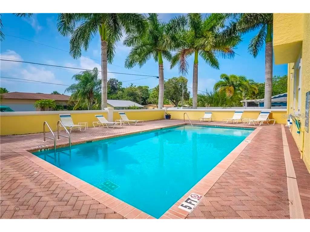 8920 Duval Lane #B15 Sarasota FL 34231 A4663554 image2