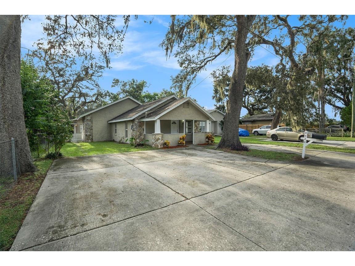 8920 N Dexter Avenue Tampa FL 33604 TB8424015 image1
