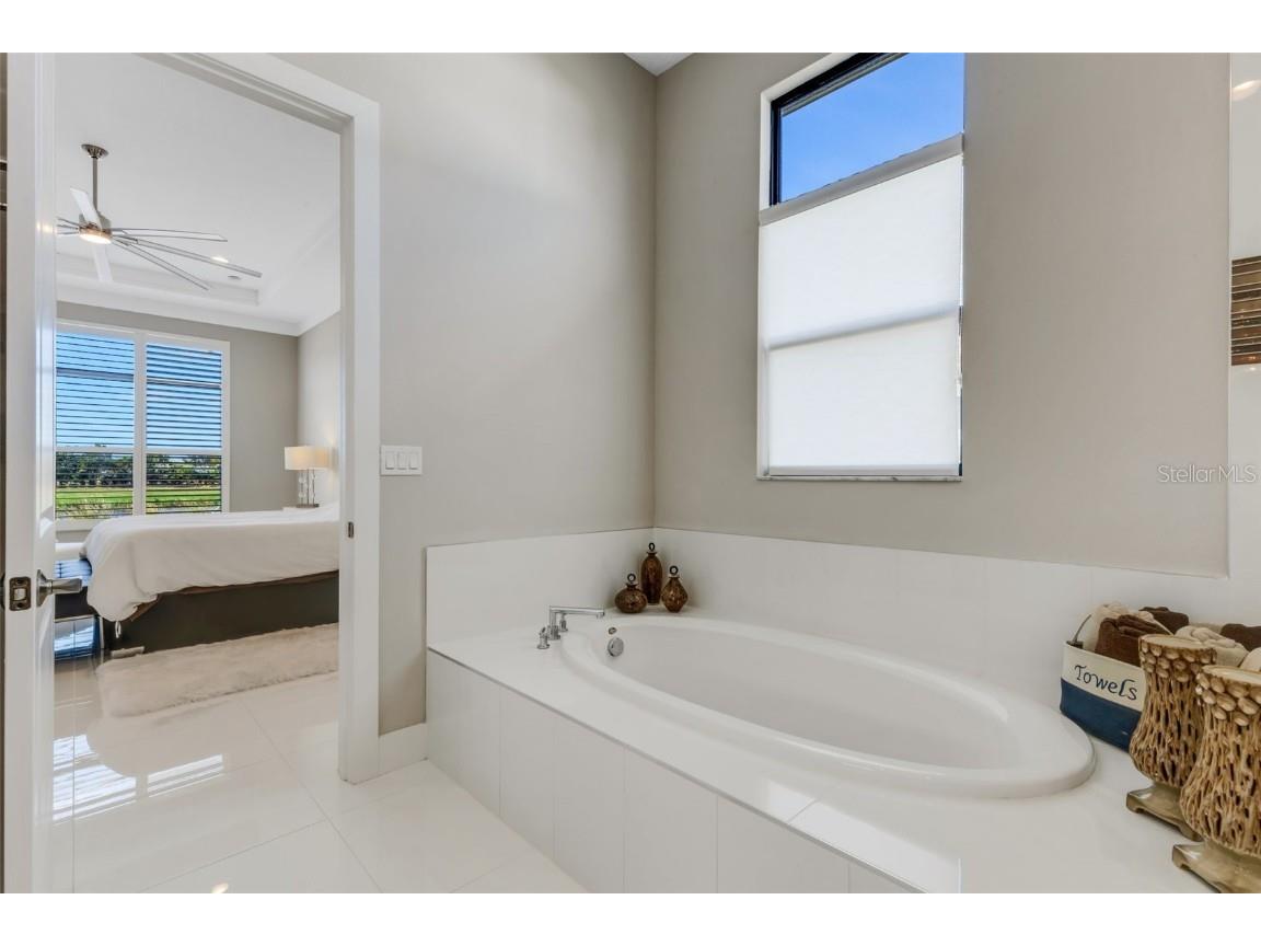 8921 Artisan Way Sarasota FL 34240 A4665836 image40