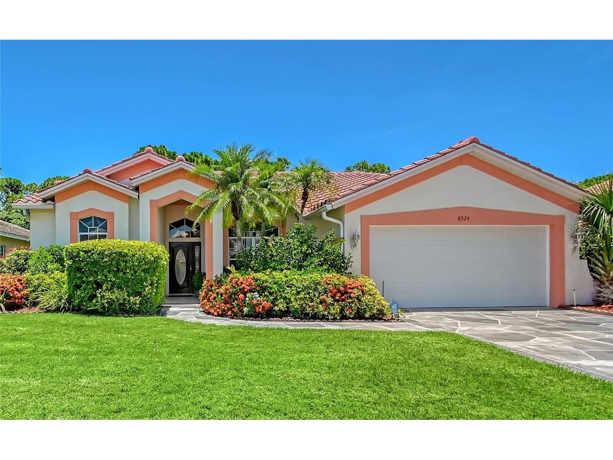 8924 Huntington Pointe Drive Sarasota FL 34238 A4658731 image1
