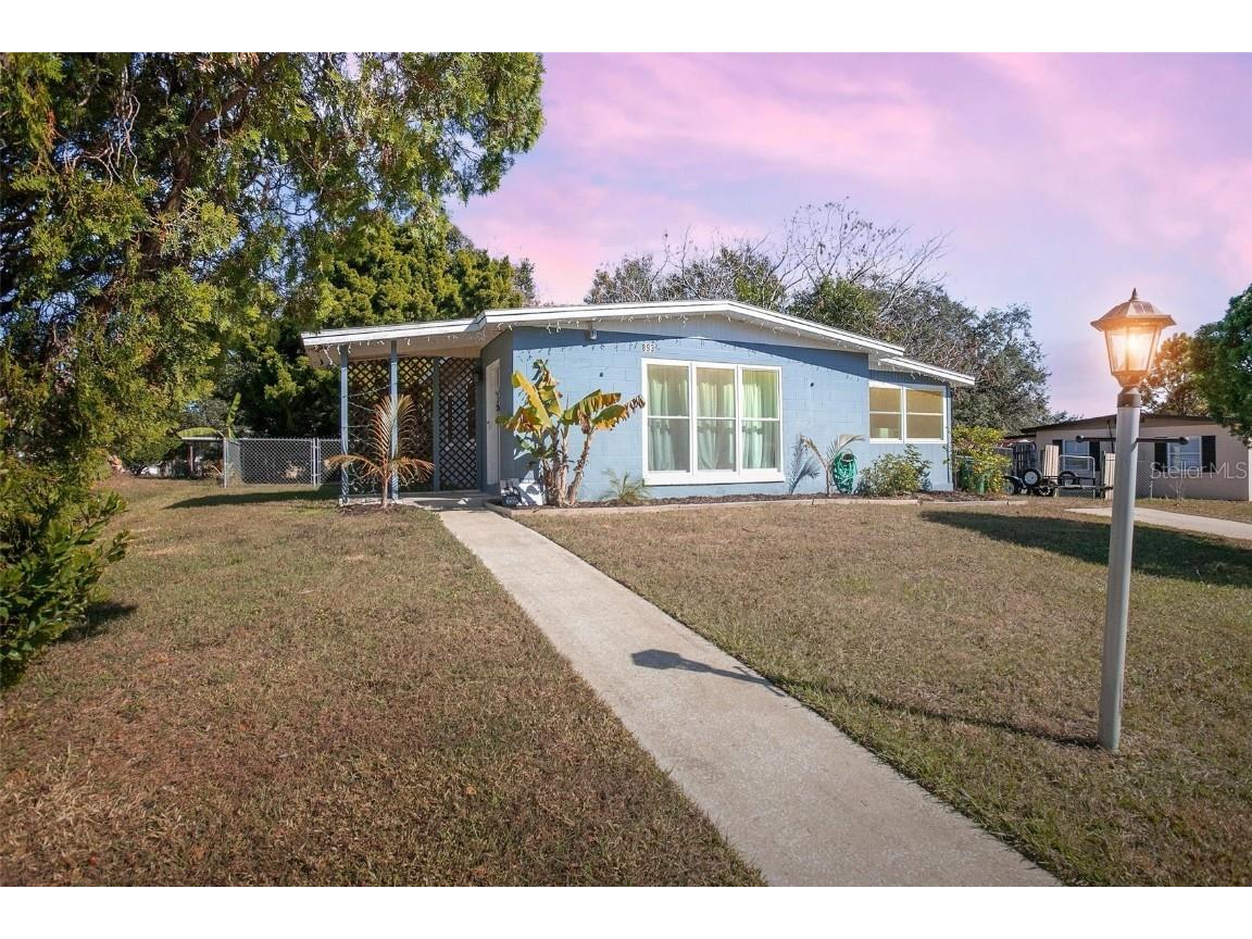 893 W Village Drive Deltona FL 32725 V4939839 image1