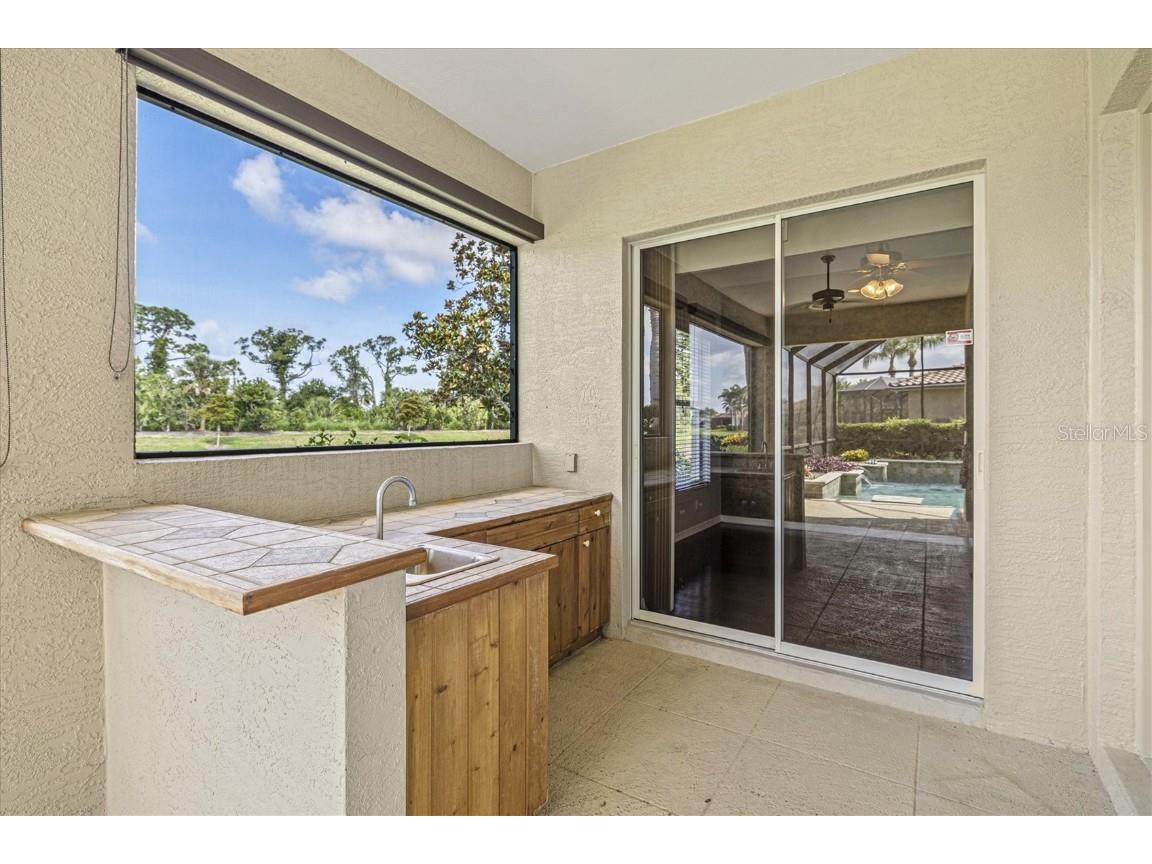 8930 Bloomfield Blvd Sarasota FL 34238 A4654346 image59