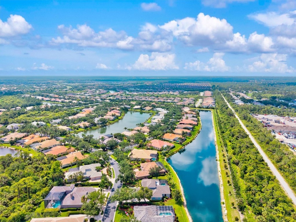 8930 Bloomfield Blvd Sarasota FL 34238 A4654346 image79