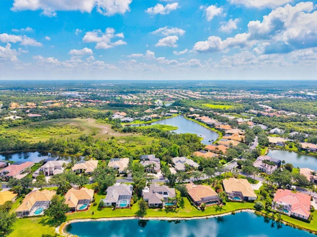 8930 Bloomfield Blvd Sarasota FL 34238 A4654346 image80