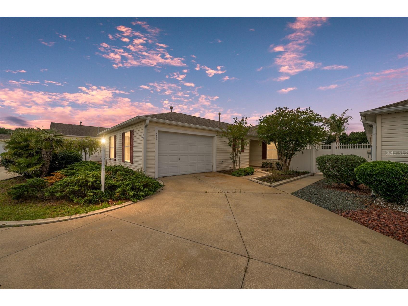 8932 SE 168th Sedgwick Place The Villages FL 32162 OM723287 image1