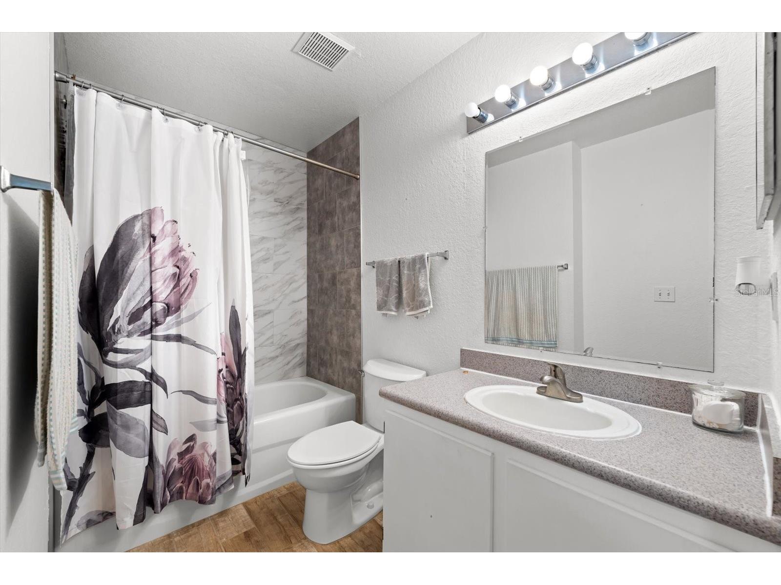 8933 Manor Loop #204 Lakewood Ranch FL 34202 A4688733 image16