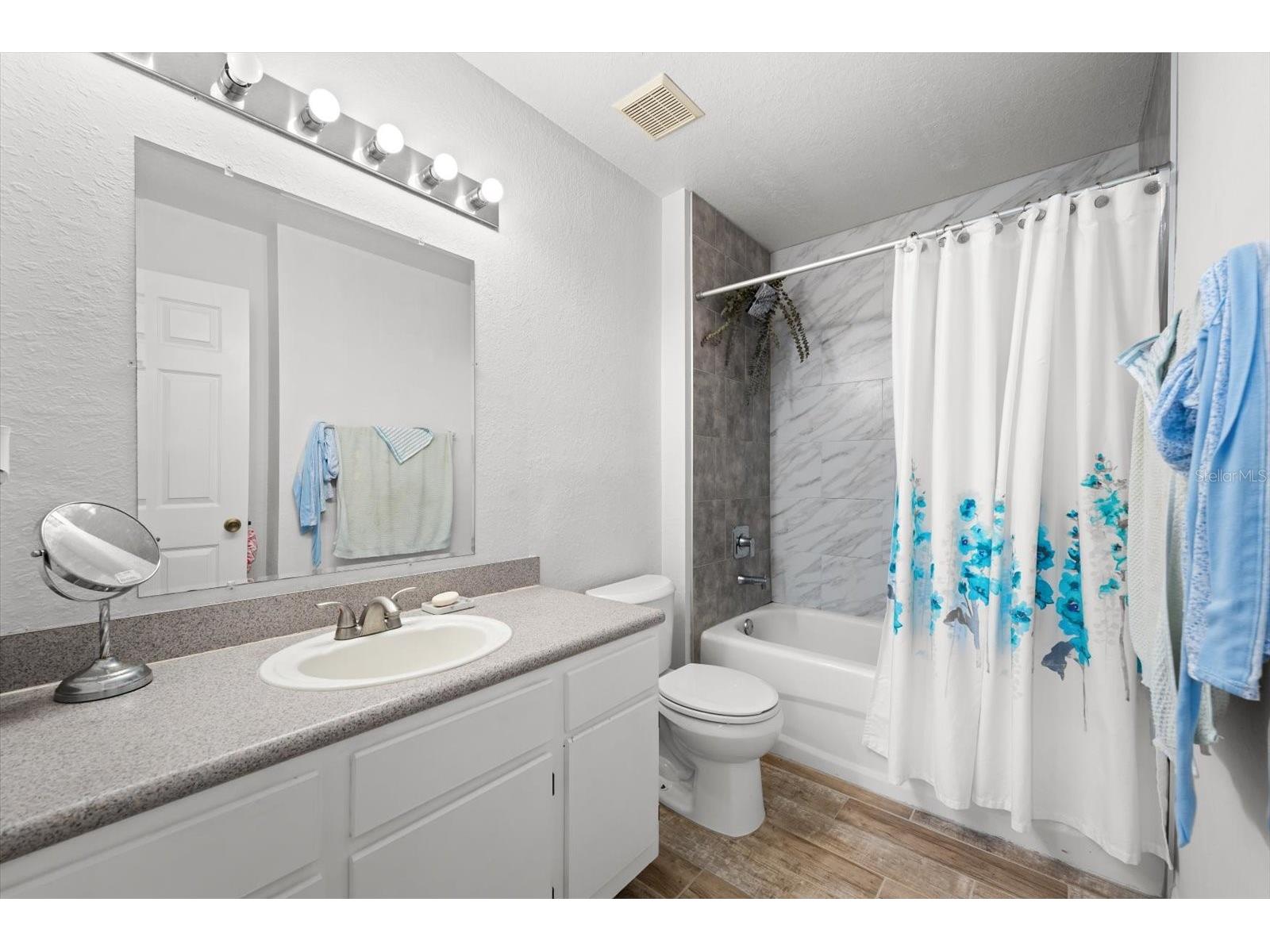 8933 Manor Loop #204 Lakewood Ranch FL 34202 A4688733 image5