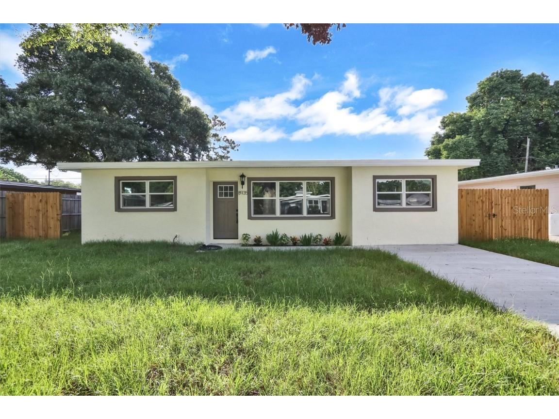 8935 92nd Street Seminole FL 33777 O6227816 image1