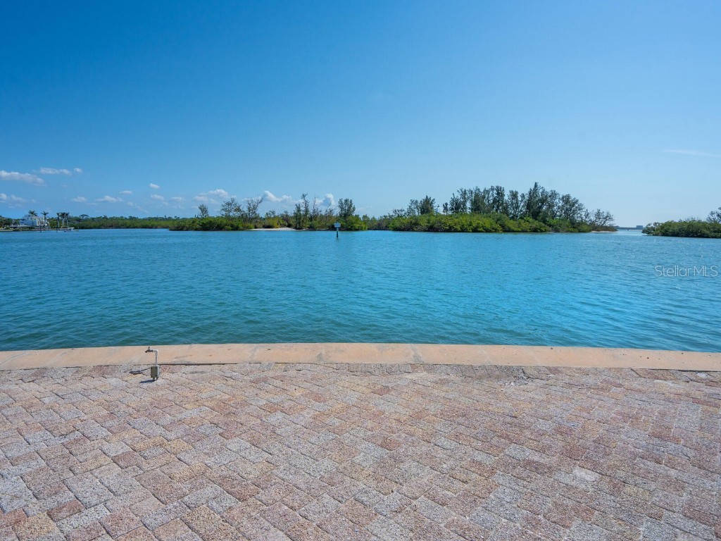 894 Freeling Drive Sarasota FL 34242 - ROBERTS BAY A4668843 image13