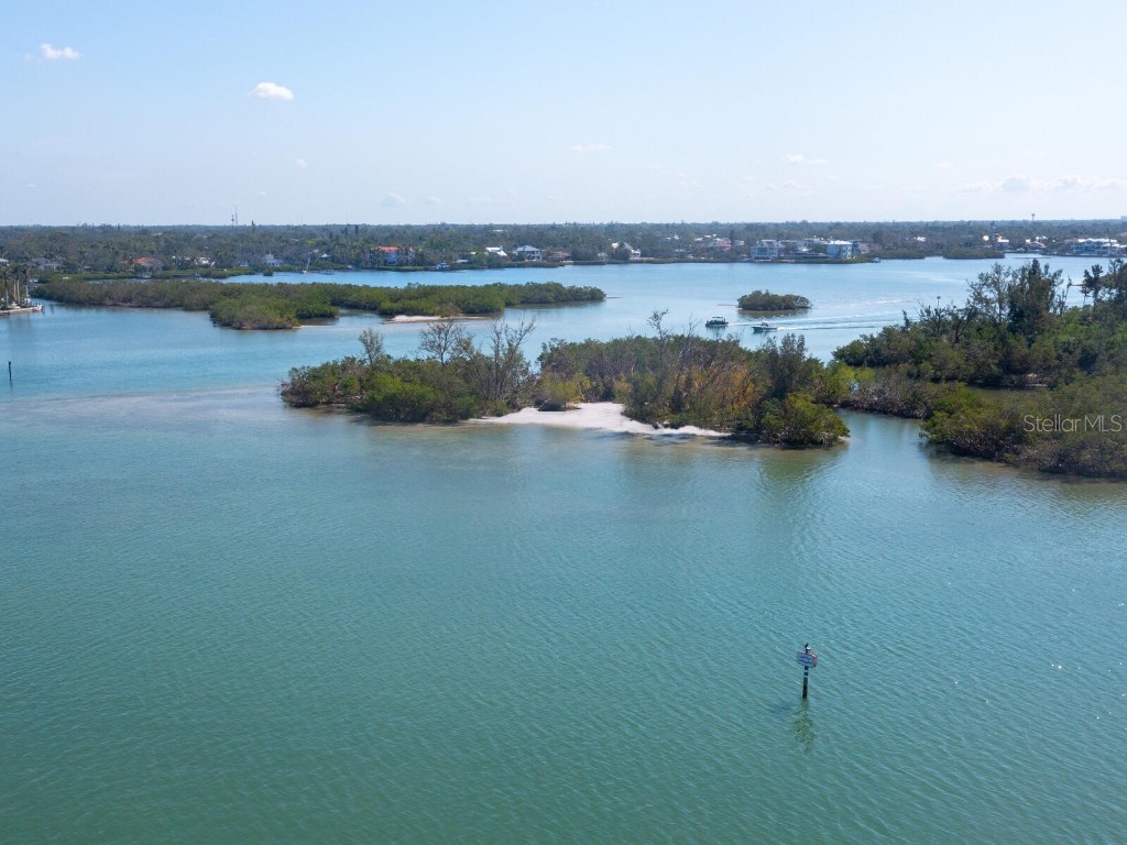 894 Freeling Drive Sarasota FL 34242 - ROBERTS BAY A4668843 image18