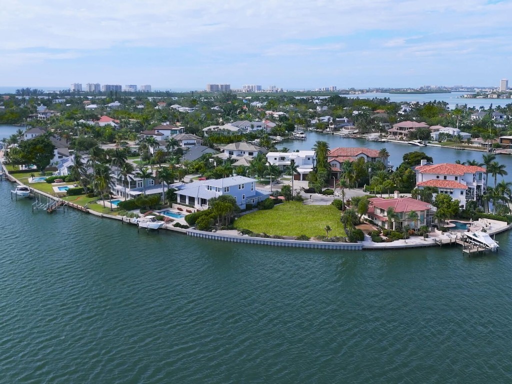 894 Freeling Drive Sarasota FL 34242 - ROBERTS BAY A4668843 image2