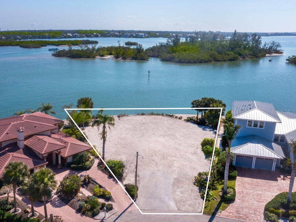 894 Freeling Drive Sarasota FL 34242 - ROBERTS BAY A4668843 image4