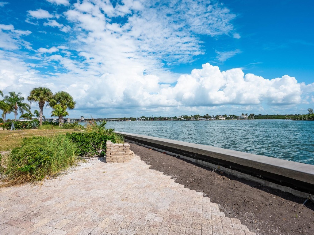 894 Freeling Drive Sarasota FL 34242 - ROBERTS BAY A4668843 image6