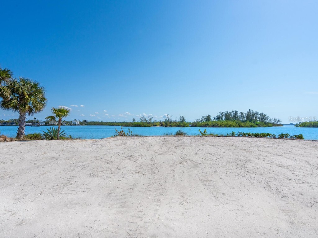 894 Freeling Drive Sarasota FL 34242 - ROBERTS BAY A4668843 image7